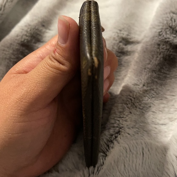 Authentic Louis Vuitton Monogram key pouch - Picture 7 of 11